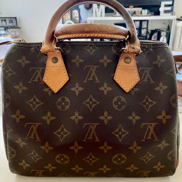Louis Vuitton Handbags - Authentic Louis Vuitton Speedy